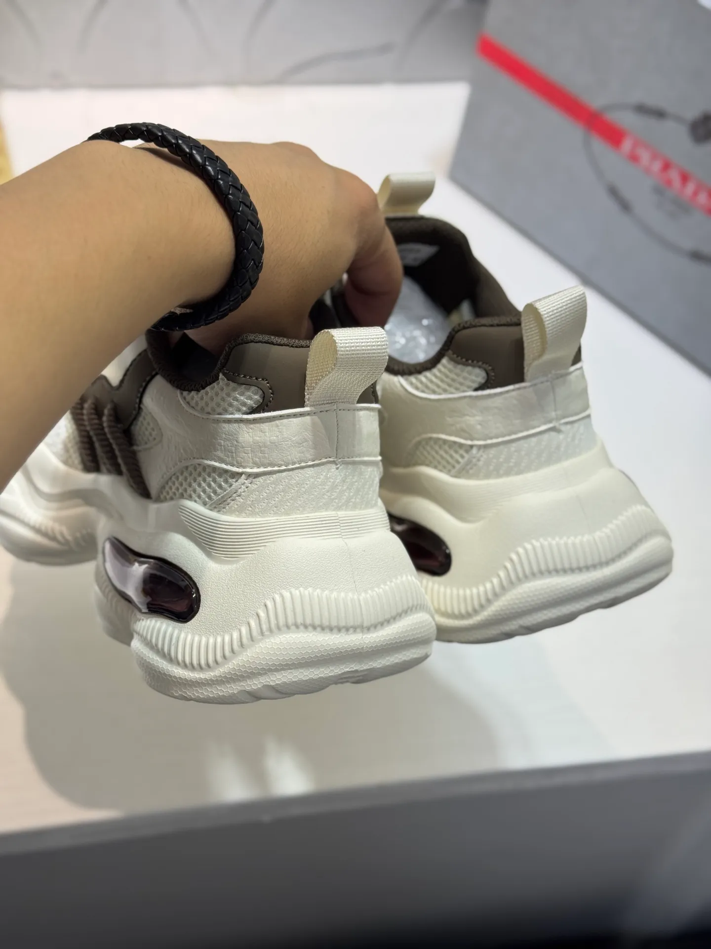 Men's Men's Shoes 💰440 [New Style] 🐬🐬 High-end boutique-Prada/Prada counter latest sports shoes are shipped, you know the leading counter model. Made of selected cowhide stitching fabrics. Lining: Mesh lining. High-end air cushion molded non-slip rubber outsole, exquisite lines, simple and elegant, comfortable and high-end for leisure travel. Size: 38-45<45 customized